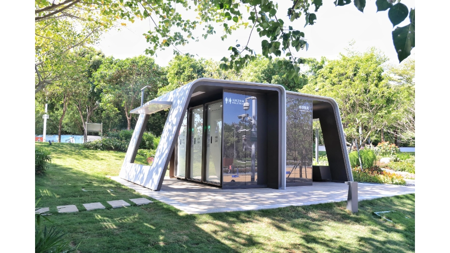 N-shaped mobile toilet unit for parks