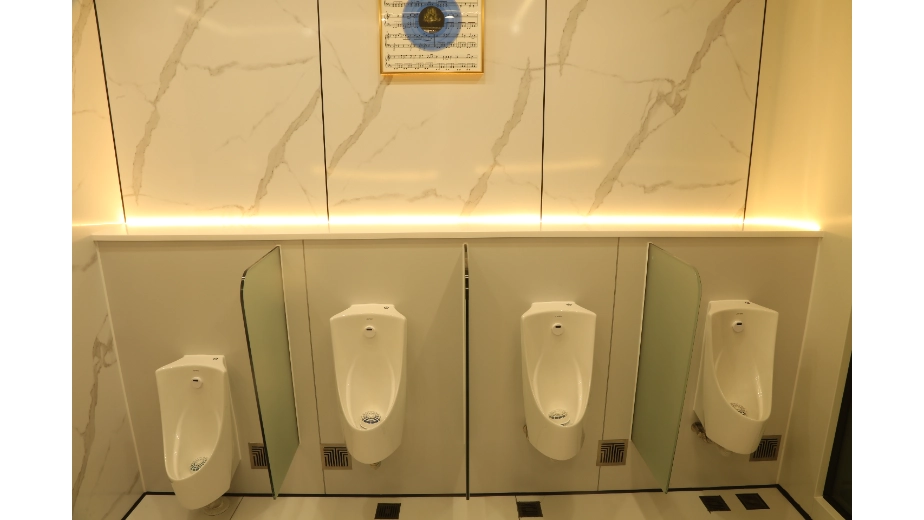 space capsule public toilet building turnkey